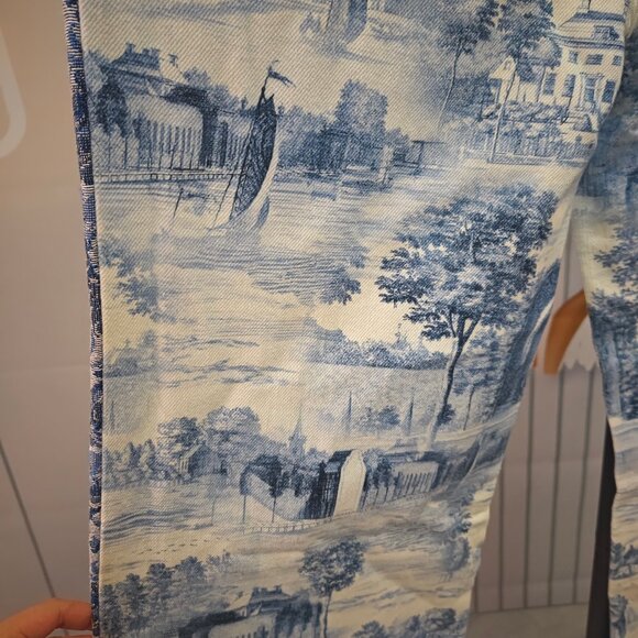 Alice + Olivia Weezy Toile De Jouy Jacquard Jeans - Picture 7 of 11